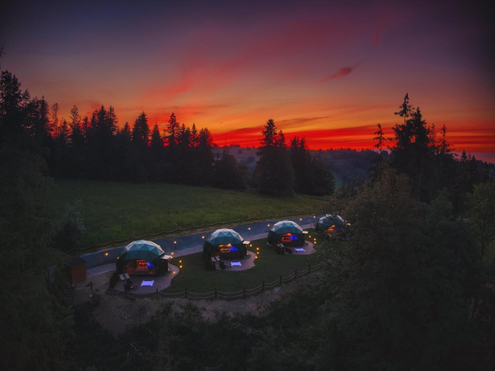 Peak Glamp & Jacuzzi Hotel Zakopane Exterior photo